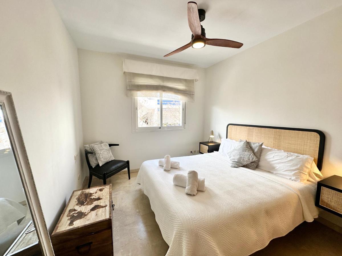 Center - Eaw Homes *
